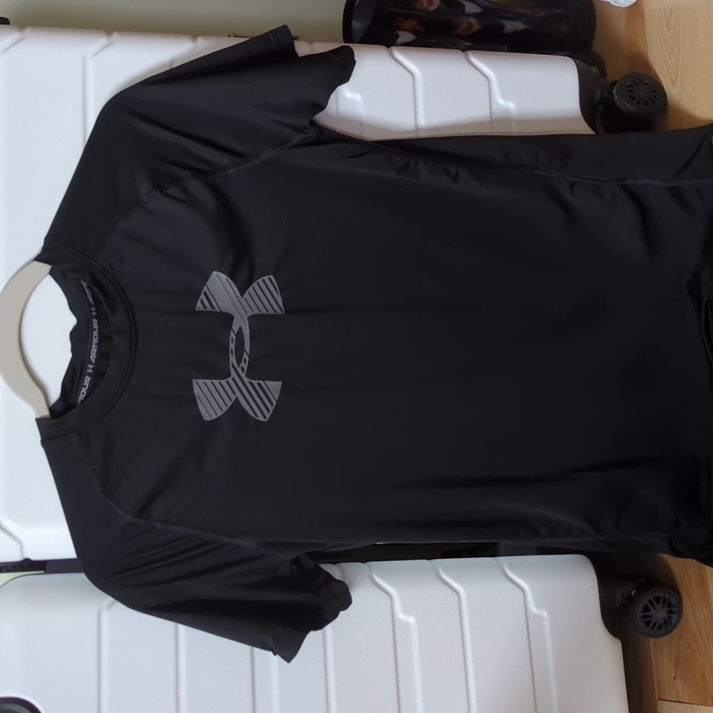 Under armour tee